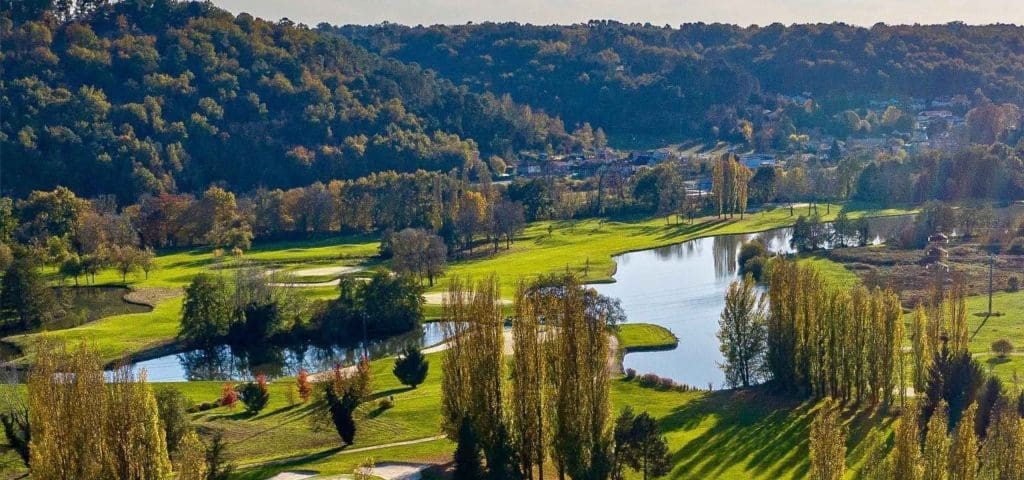 Tree-lined fairways at Golf de Périgueux