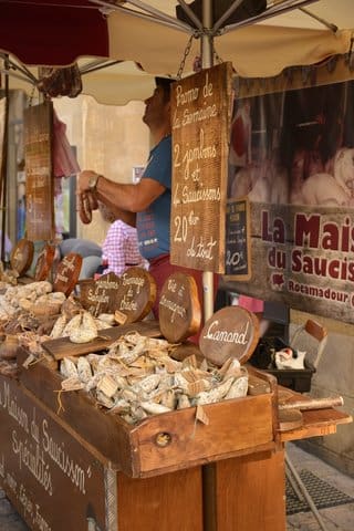 Sarlat markets featuring local produce and fresh truffles