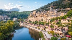La Roque-Gageac village and cliffside along the Dordogne River